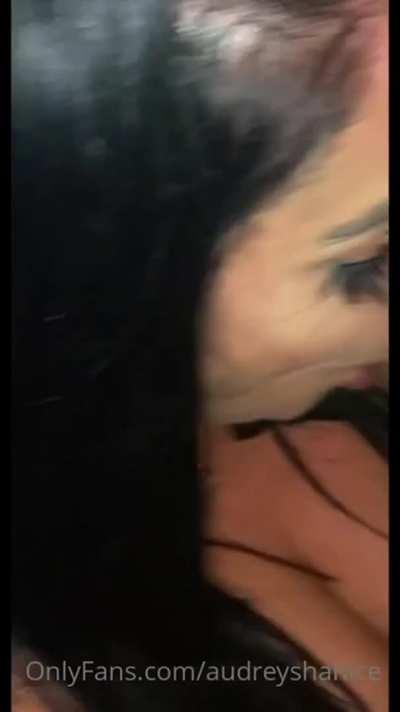 IG thots having a threesome 🍑😍