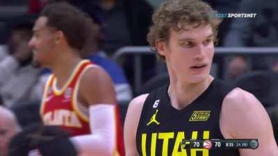 [Highlight] Markkanen poster dunk over Capela that was waived off