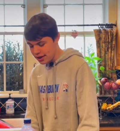 Таким иблом медку б хлебнуть =)