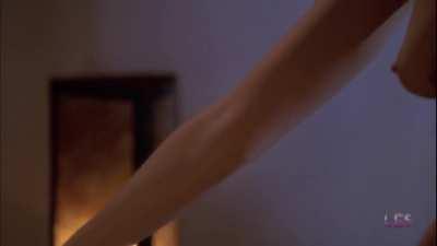 The L Word S01E01 - Mia Kirshner & Karina Lombard - Scene #2