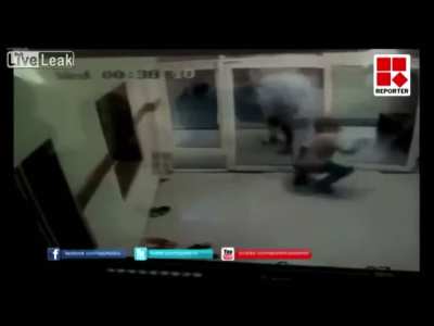 [LFO] Man Runs From Gunman Behind Glass Doors