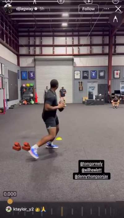 DJ throwing the rock