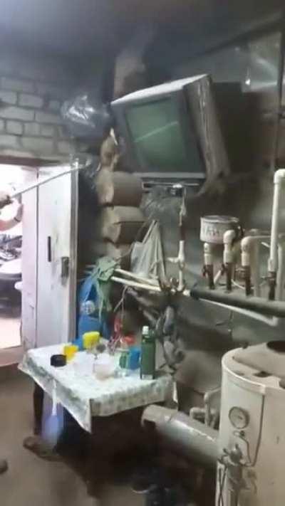 He keeps switching the side he’s hitting like he knows what he’s doing