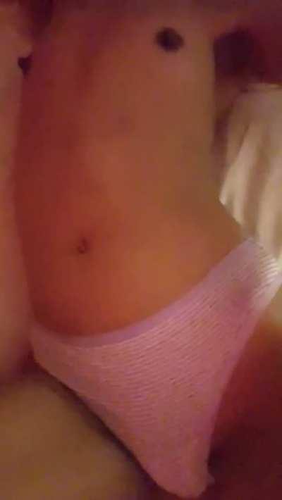 18 f My panties are wet 🙈