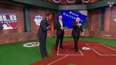 Buck Showalter explains the rule for a play that happened in the minor leagues