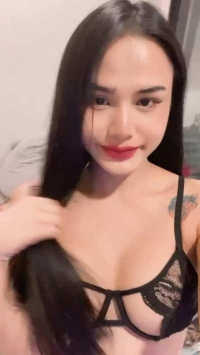 Hi to the same 4 guys who see me stripping half naked 🥰