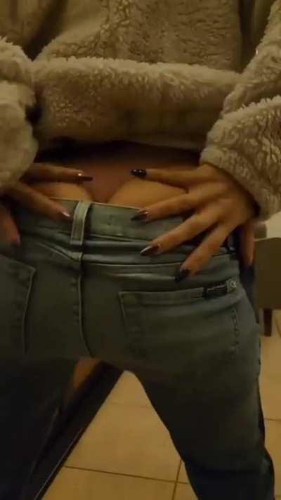 Turn on the sound, go with the flow and enjoy how my booty burst out