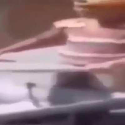 Luan obriga seu sobrinho a trabalha