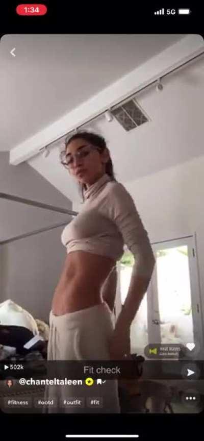 Those hersey kiss nipples and that beautiful body 😫