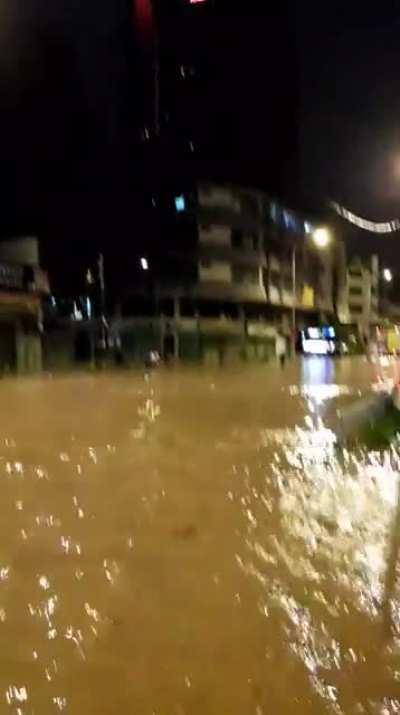 Crazy to see this on the main streets of downtown Kuala Lumpur (first hand footage)