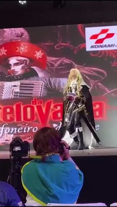 Brazilian alucard cosplay