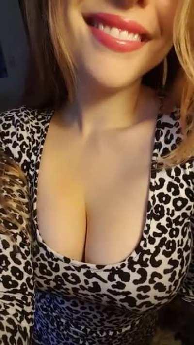 This dress isn't exactly subtle, I know. 😏