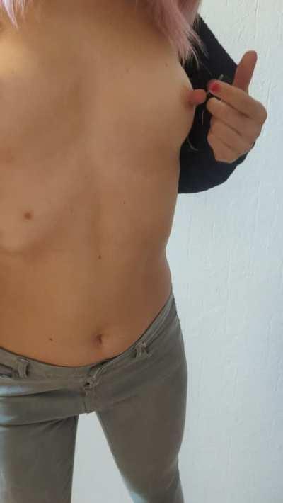 I Present You The Biggest Nipples In The World