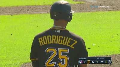 [Highlight] [Highlight] The Pirates extend their lead while trouble continues in the Blue Jays outfield.