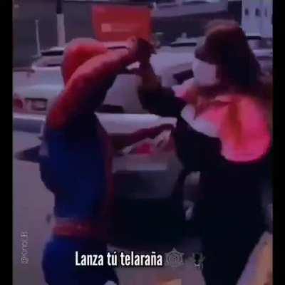 No spiderman te van a funar!!! 😯😯😫😫😲😲