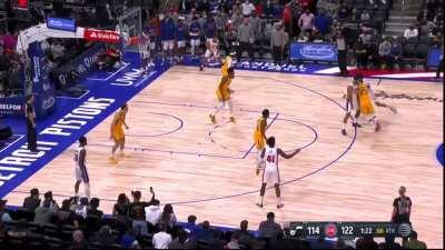 [Highlight] Donovan Mitchell stands completely still on defence, lets his man cut, forces his big to pick up a foul