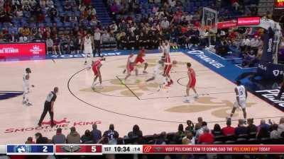 [Highlight] Herbert Keyshawn Jones blocks Rudy Gobert dunk attempt