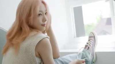 Hyoyeon on Instagram: GG . . #2022seasonsgreetings