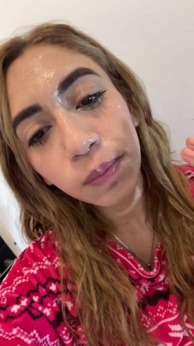 A good slut cleans her face by swallowing the whole load 🫣