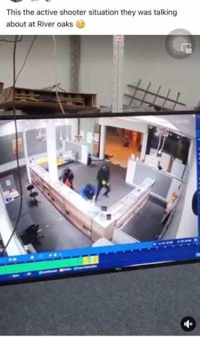 River oaks mall today