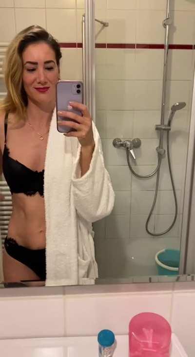 am i hot enough to be a milf? 🥺 will you be my reddit crush?