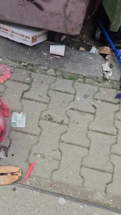 Истории с три неизвестни