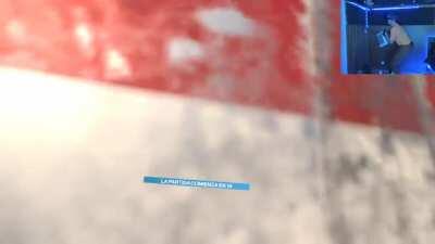 Agente Maxo disfrutando de las VR