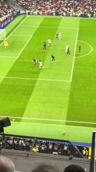 Alternate angle of THAT Vinicius Junior goal