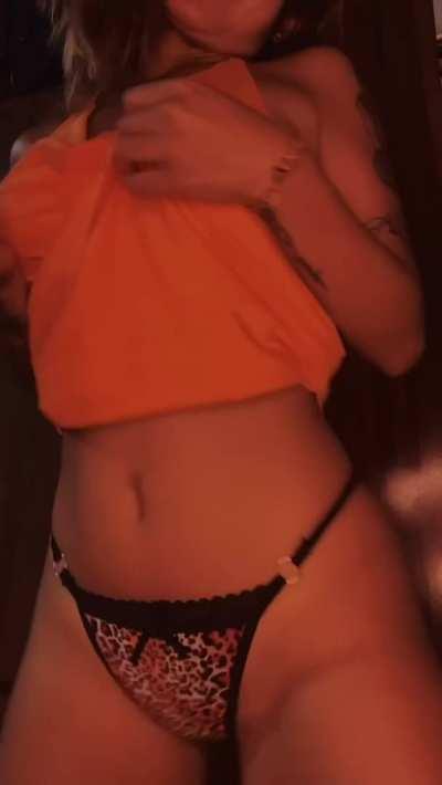 I hope that the 5 guys who see this like my curves 🦋