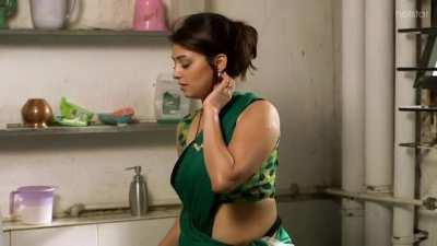 Tapasya Nayak Srivastava teasing chachi in saree