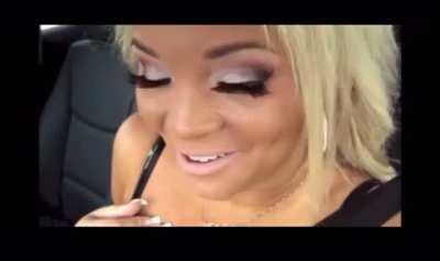 Influencer is scared to get out of her car in LA because there’s black men minding their business at a gas station. Says she’s not racist, but calls the black neighbourhood “ghetto” and thinks she’s going to get attacked for no reason.