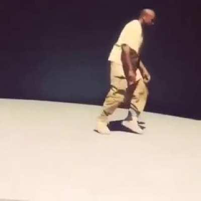 Kanye dancing to wonderland 0-0