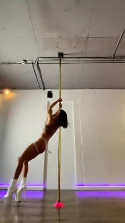 Pole dancer