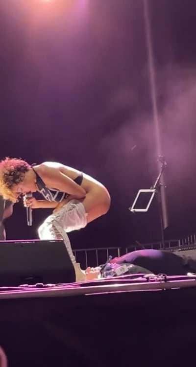 Sophia Urista unloads on fan's face during live show