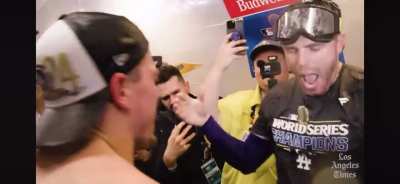 2X DODGER CHAMPION Kiké keeping it zesty: “Why’re you still wearing your cup?!” 😂 