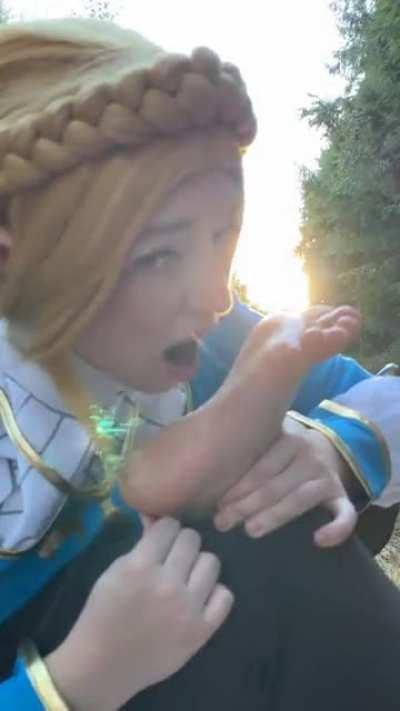Sometimes Zelda has to sneak away into the Lost woods just to worship her own feet in secret..