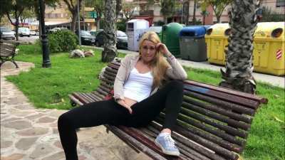 I support public gooning