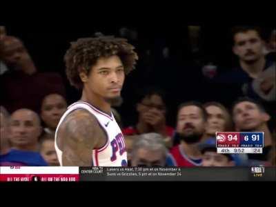 [Highlight] Kelly Oubre throws an errant pass to De'Anthony Melton, then takes a moment to get on the same page