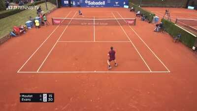 Excellent point between Dan Evans and Corentin Moutet