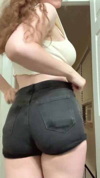 Cheat on your wife or nah 🍑 let’s chat 🥰 check the comments for a 🥵 link 👇 for me ;)