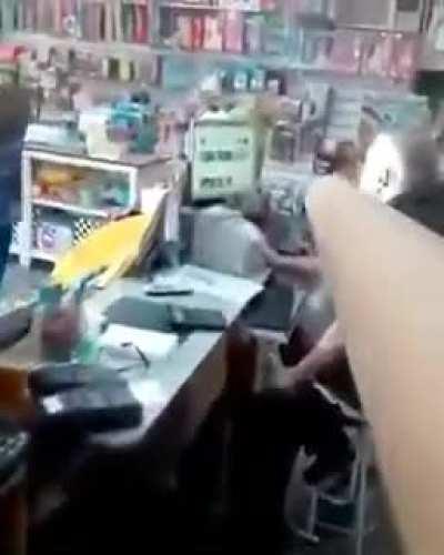 La reputa que te re parió hijo de mil puta