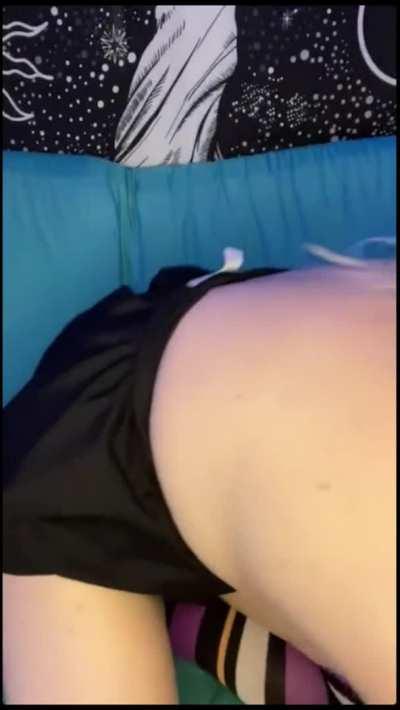 Titty Tuesday with a dragon pull out 💜