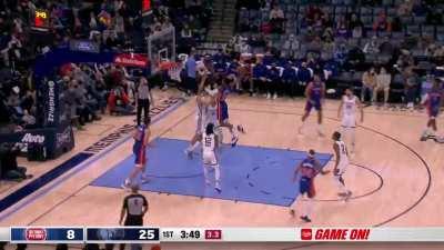 [Highlight] Josh Jackson throws it down with authority!