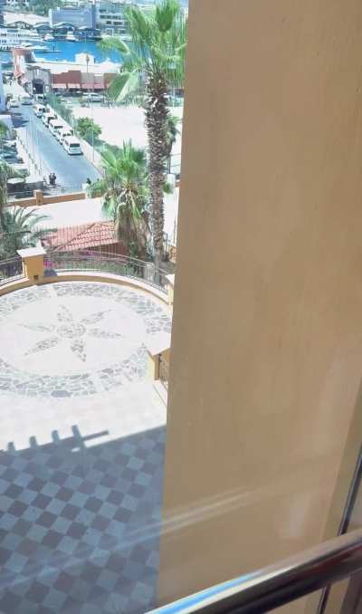 Nice Tits in Elevator Public 🛗 🍒