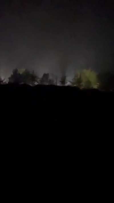 hello people, I need your help to edit and clean up the quality of this video, as you can see in the video, you can see a figure running through the trees. It is not a shadow, if you are the first thing you think about, the lights are 100 to 110 meters aw