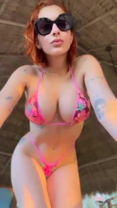 Kenia Gonzalez (@keniamusicr)