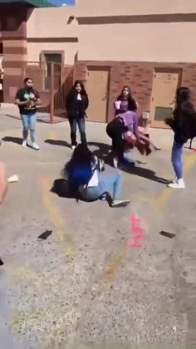 She Gave Them The Business👊🏽