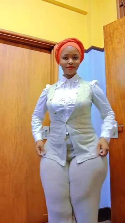 she got that original african milf thickness 😍