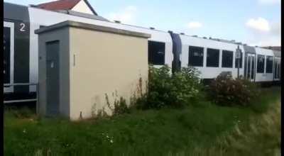 Accident in Bockenheim - collision between train and truck causes major property damage + News Article (in German)