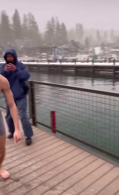 To jump into the water 